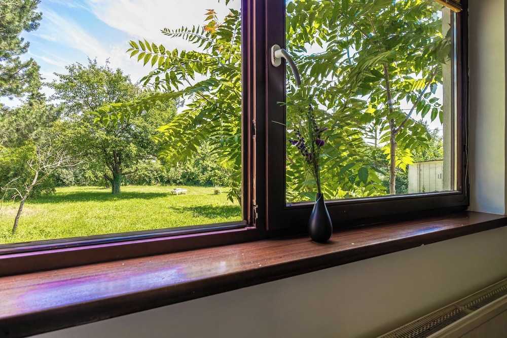 Cozy House Terrace &Garden Sleeps 34