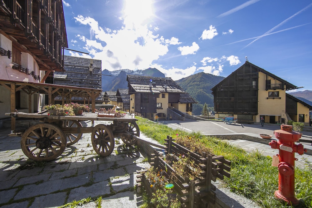 Grange Hike & Ski - 6C Sestriere view 4