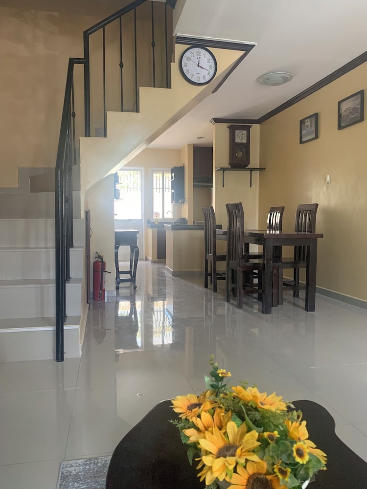 NOONANS Apartelle