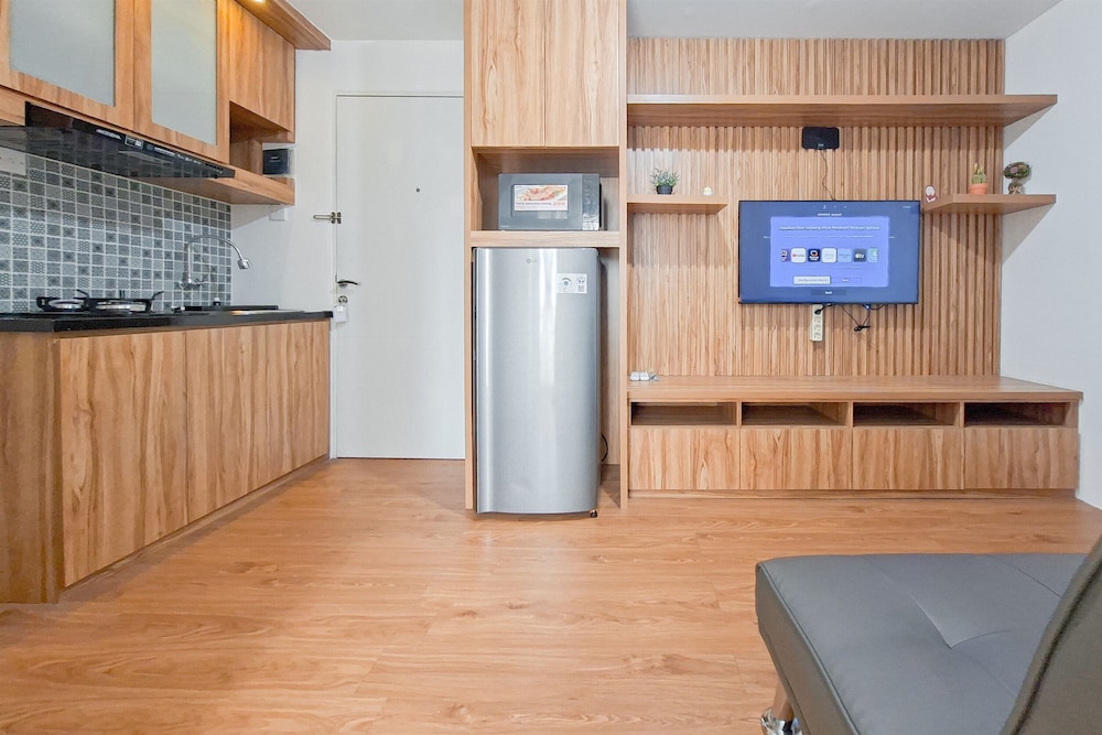 Warm And Cozy 2Br At Urbantown Serpong Apartment