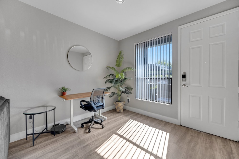 Central Relaxing 1br Phoenix Retreat Near Airport 1 Bedroom Apts
