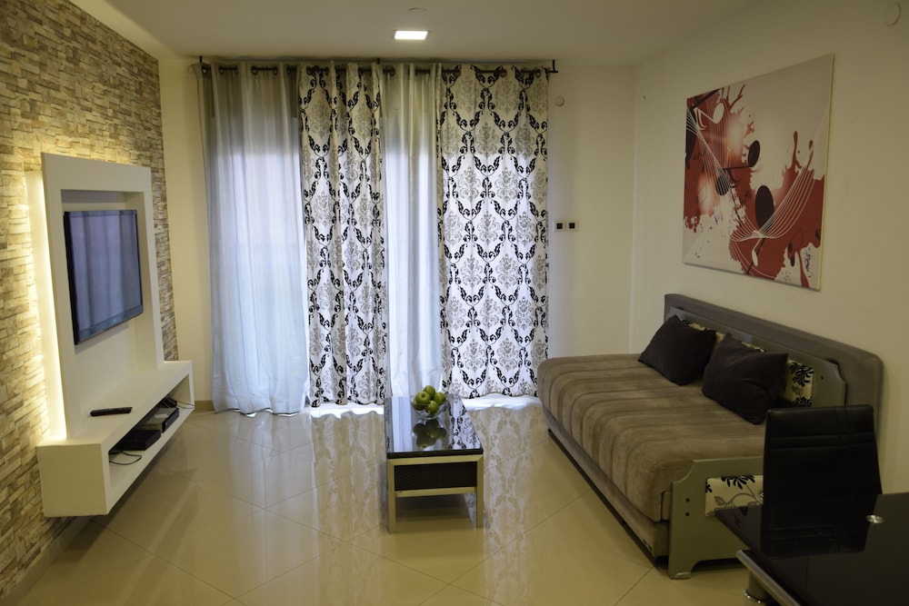 La Palmora Suites