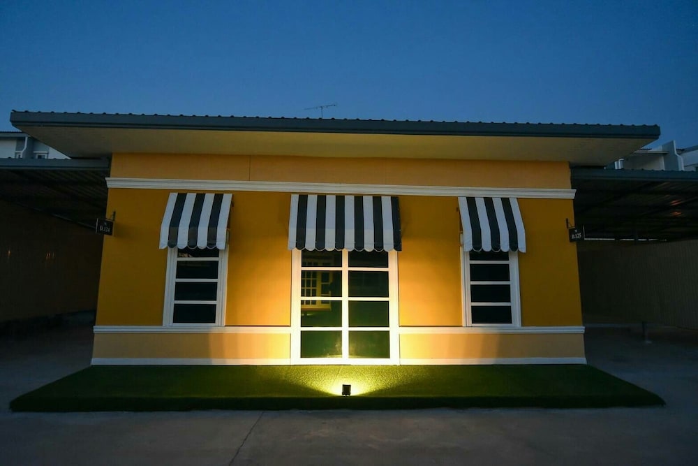 Hotel Relax Villa Hotel - Image 1