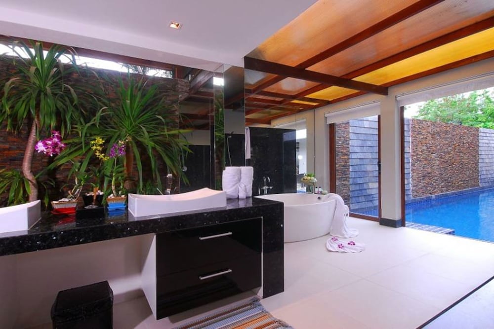 5 Bedroom Beach Front Villa SDV144 By Samui Dream Villas