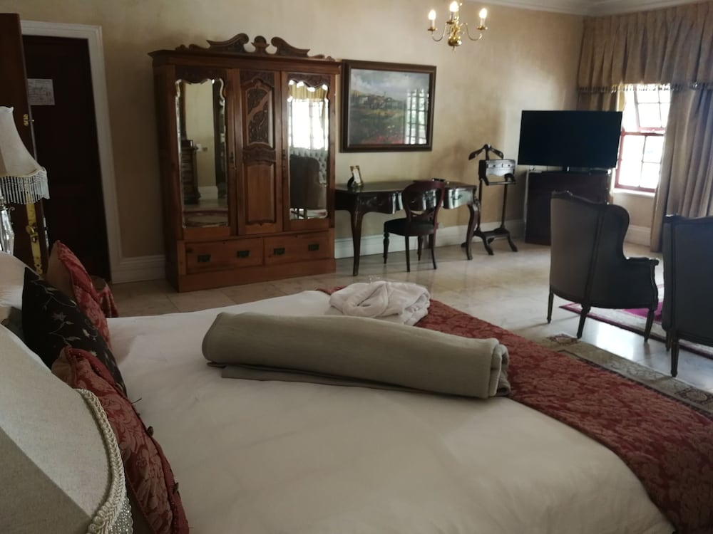 Cricklewood Manor