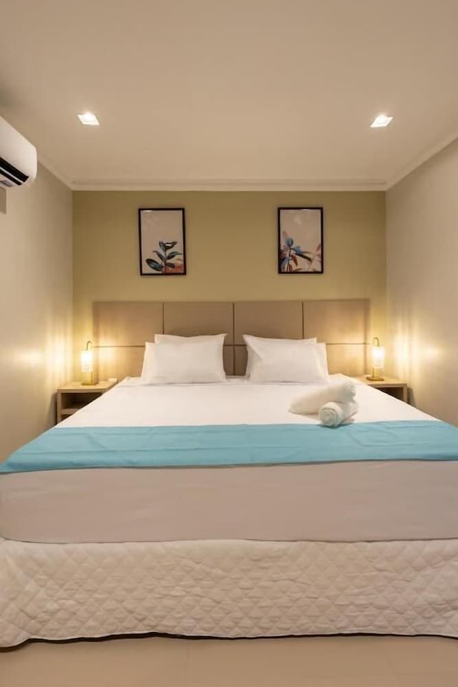 Aira Hotel