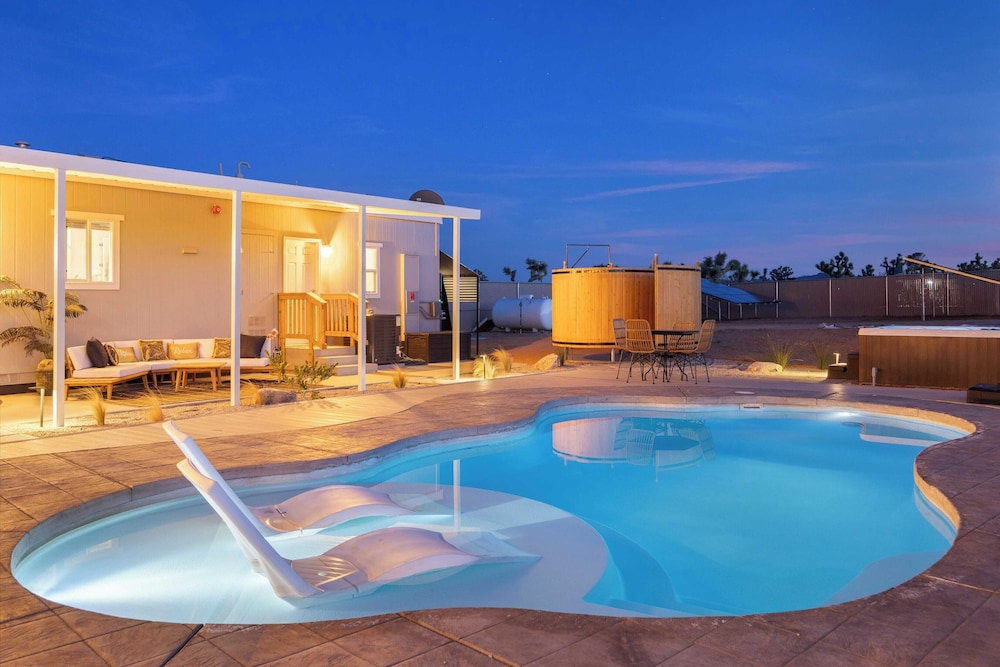Pool, Spa, Pickleball & Piano Near Pioneertown Harmony House by Avantstay