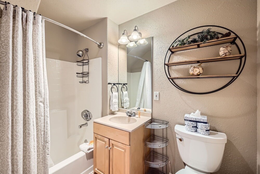 5959 Hidden River Lodge 2 Bedroom Condo