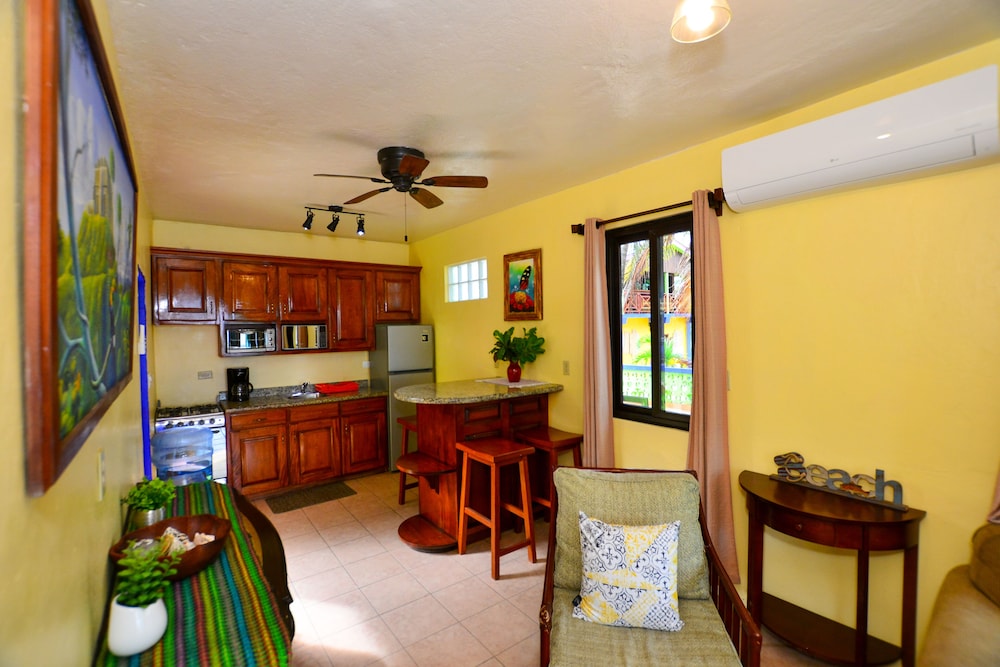 Coconut Row Boutique Hotel