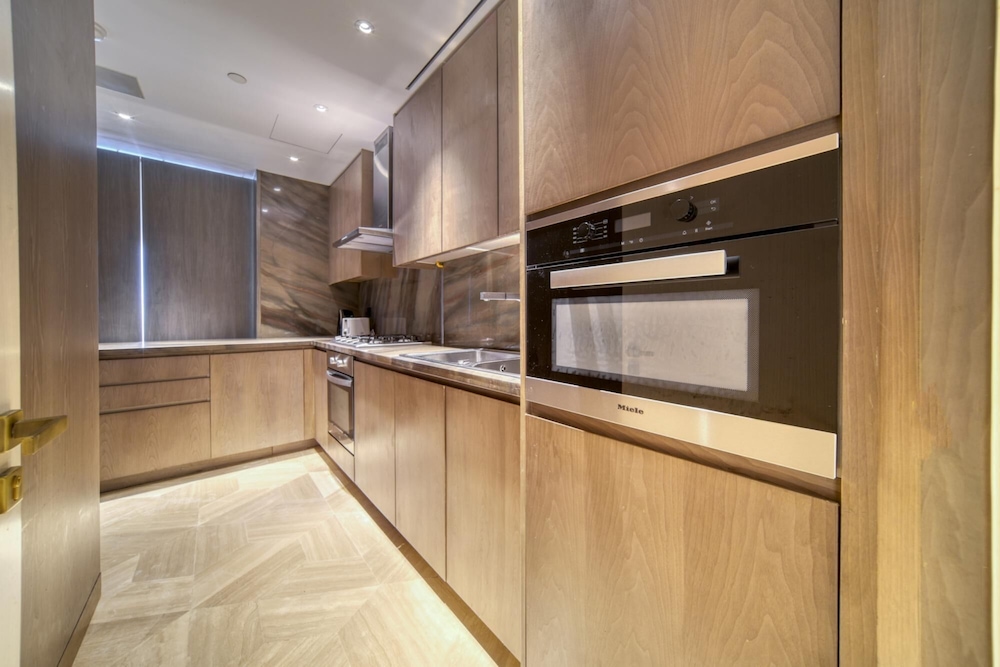 Modern Sea View Apt at the Five Palm Jumeirah