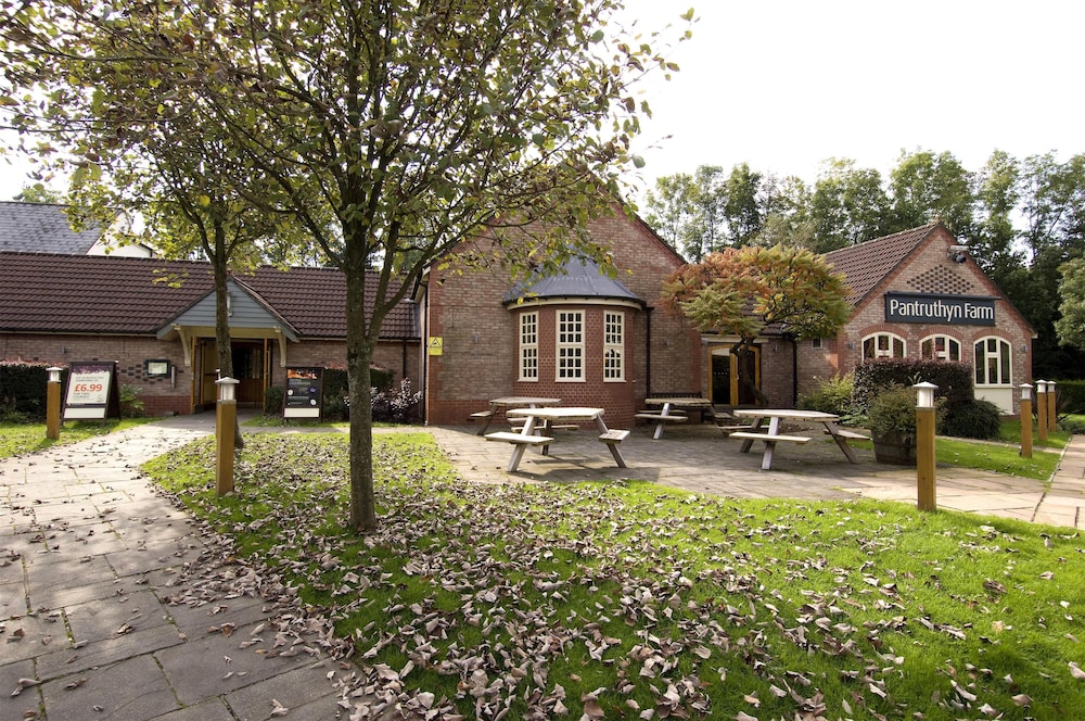 Premier Inn Bridgend - M4 J35, photo 8