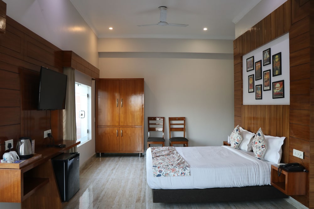 Rockwood Resort