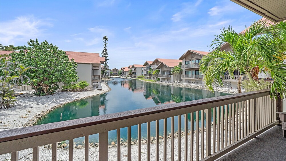 Siesta Beach Retreat 2 Bedroom Townhouse