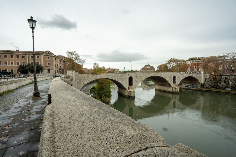 Close to San Pietro and Castel S Angelo Loft Gianicolo
