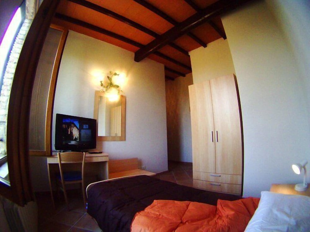 Photo 9