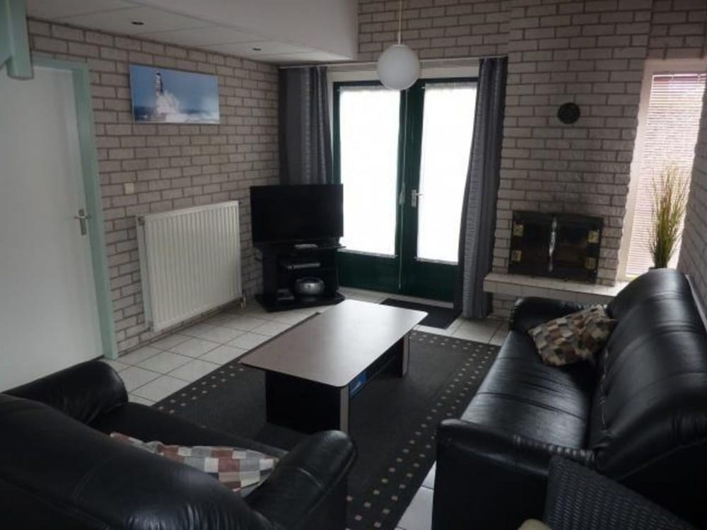 Holiday Home in Schoneveld With Garden view 4