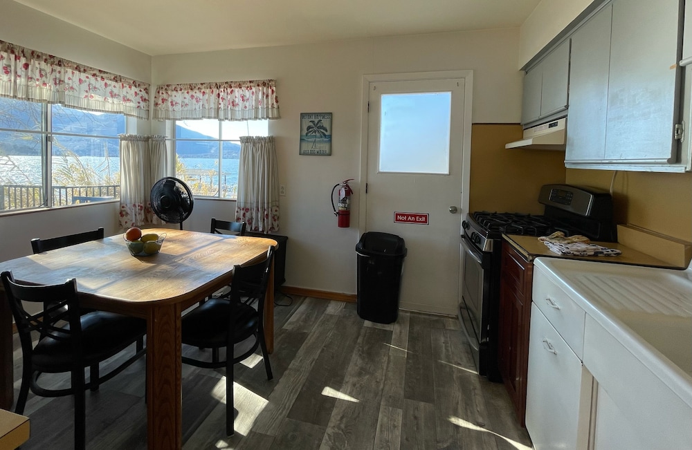 OMEO Clearlake Oaks view 4