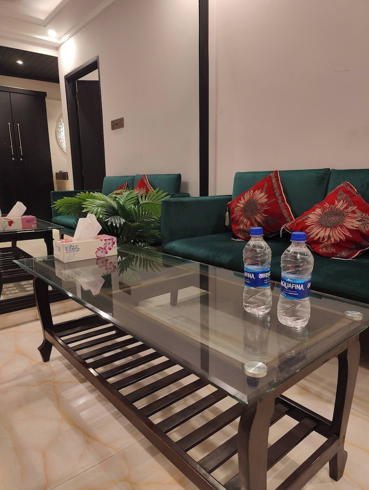Modern Luxe Studio Apartment in Uttara Near Airport