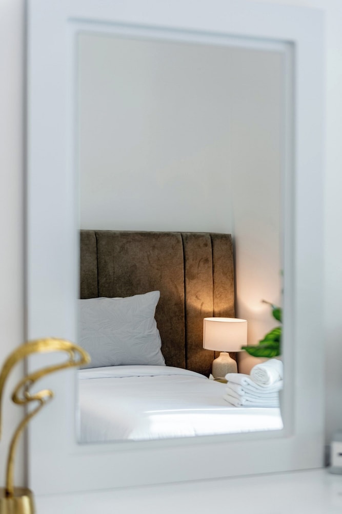 GLOBALSTAY. Azizi Royal Bay Apartments