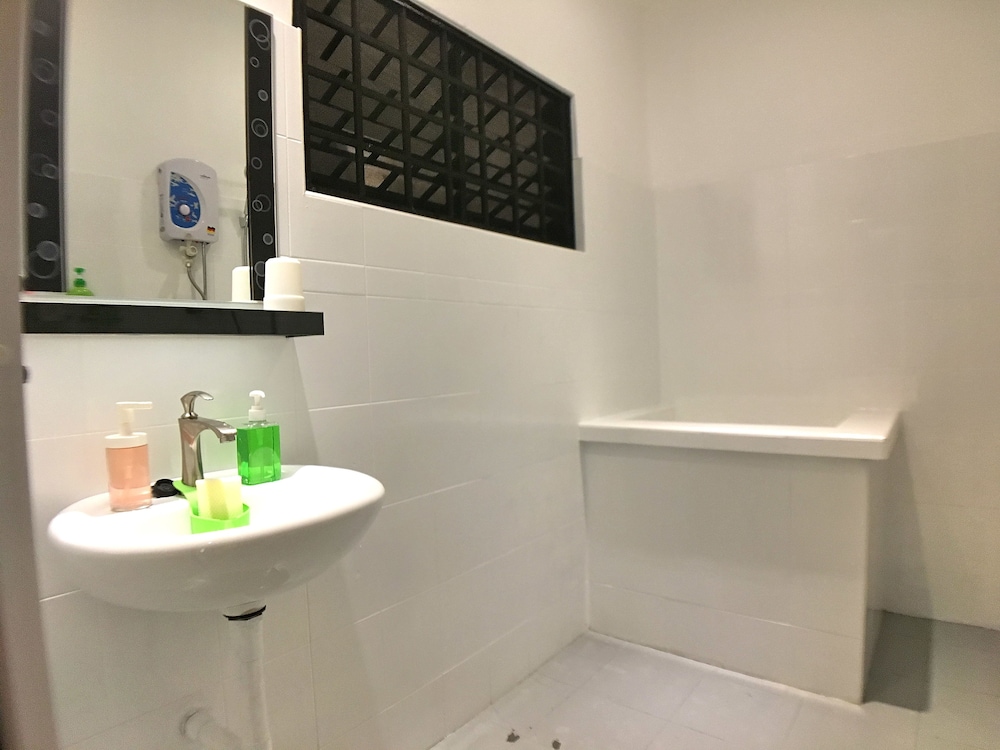 iBook8 Superior 1 Bedroom Gurney Suites by iBook Homestay