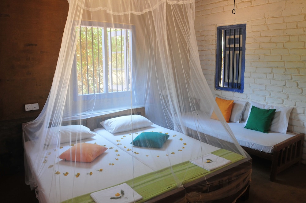 Back of Beyond - Safari Lodge Yala
