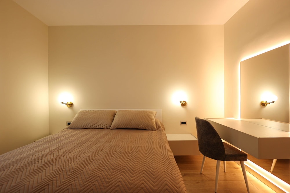 Grandstay Portside in Durr s