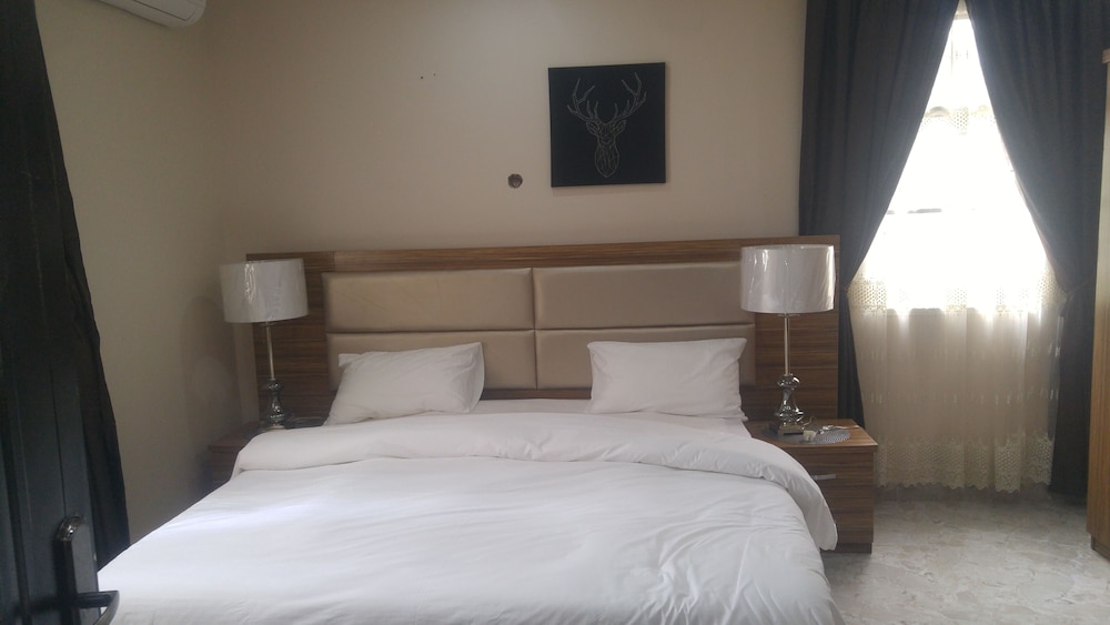 Marshall Hotel Apartments view 2