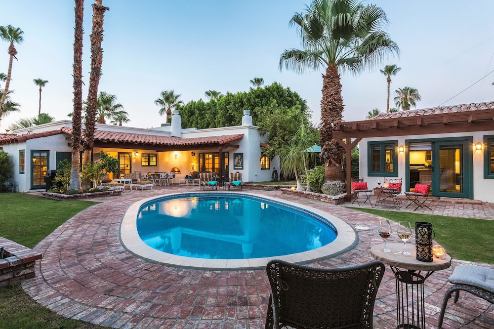 Villa Valencia
