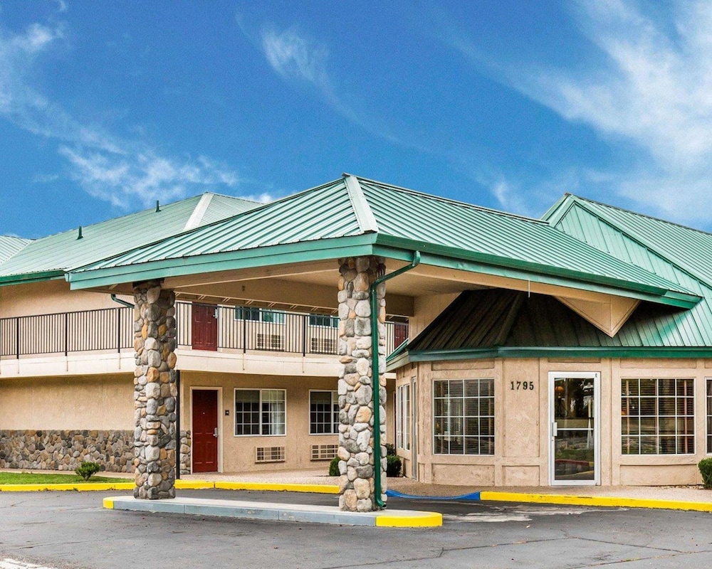 Quality Inn Suites Minden - Property Image 5