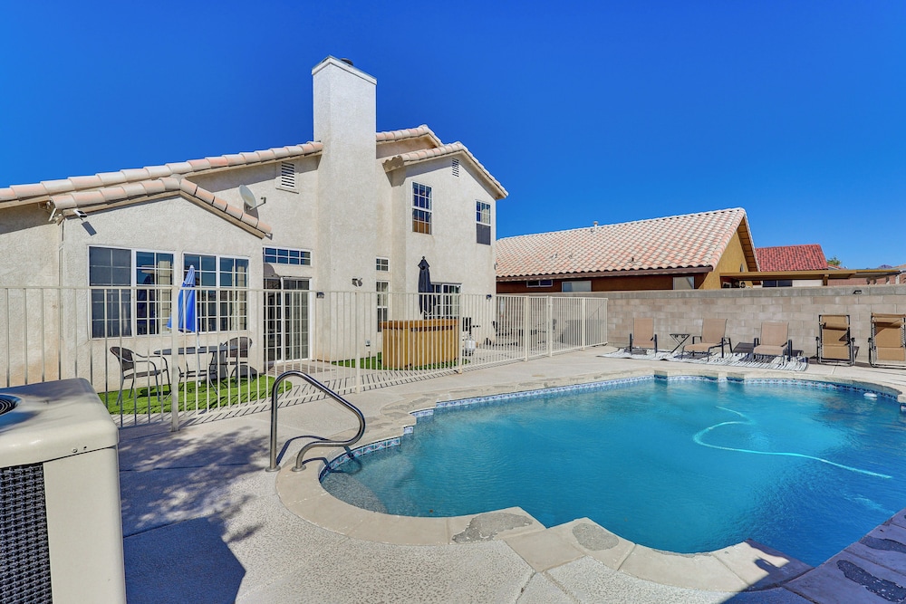 Pool, Games & Patio Bar! Epic Bullhead City Oasis