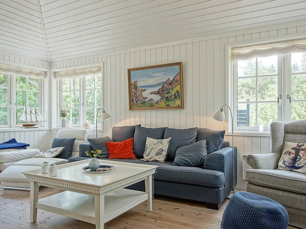 6 Person Holiday Home in Nexo view 5