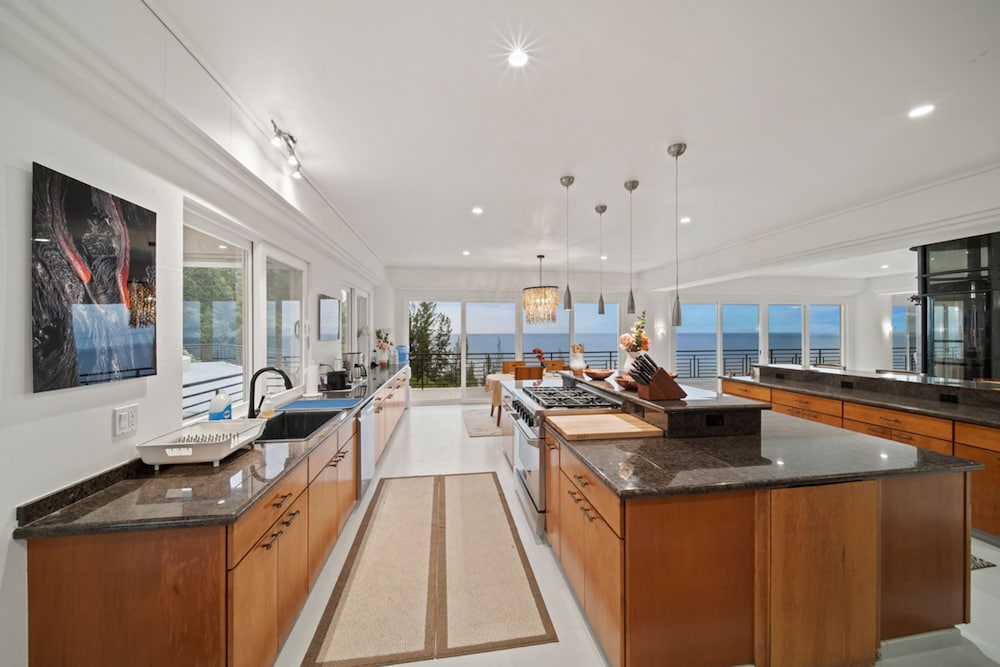 Waterfalling Estate in Ninole