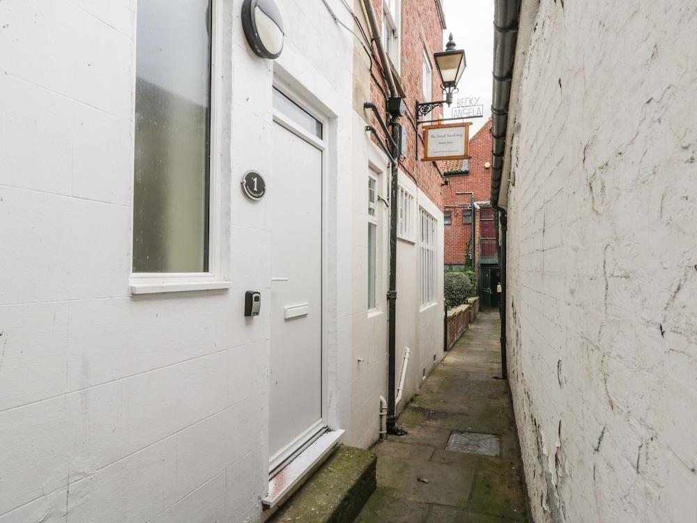 24 Baxtergate