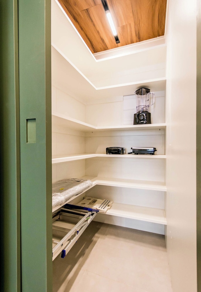 Apartamento Climatizado com Garagem em Alphaville