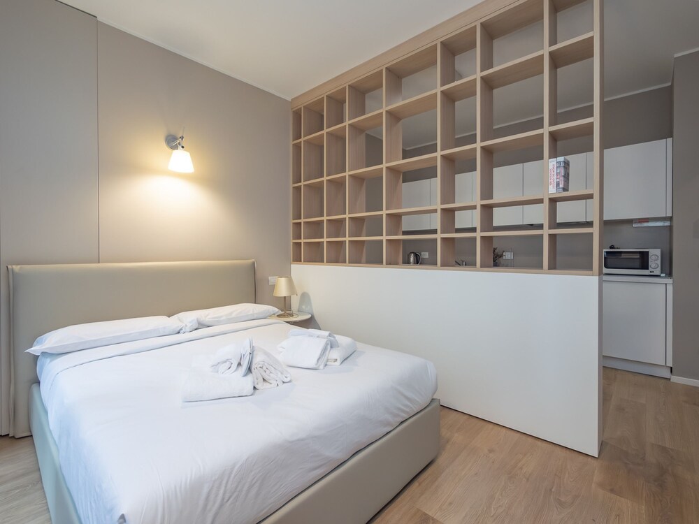 Freguglia E - Modern Cozy 1 BR Steps From Duomo