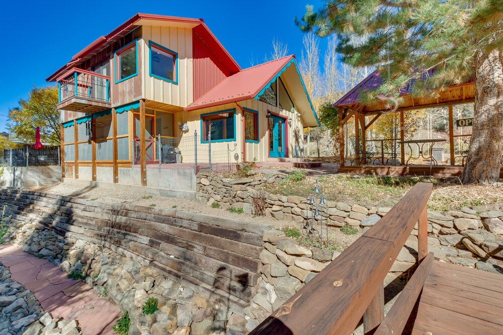 Riverside Retreat w/ Screened Porch: 6 Mi to Taos! view 5