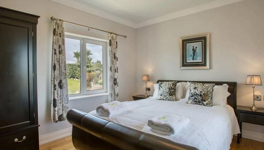 Waterford Villa 5 Bed Beach Retreat