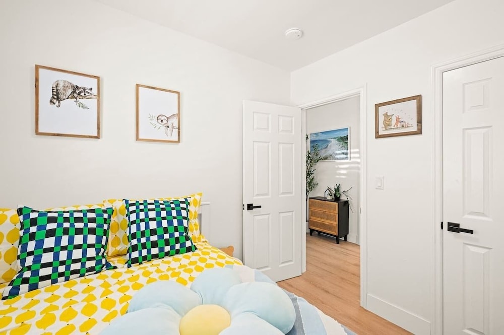 Cozy Retreat Near Downtown Perfect for Families