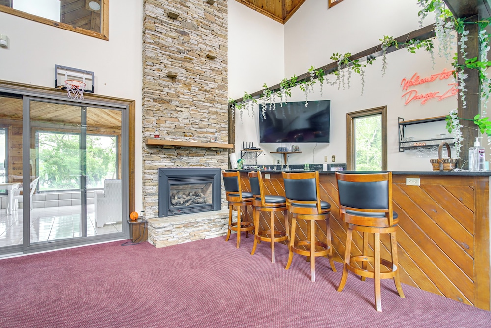 On-site Boat Dock: Queenstown Home w/ Pool & Yard!
