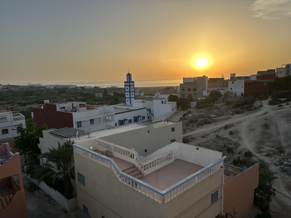 DAR SANAE SURF view 3