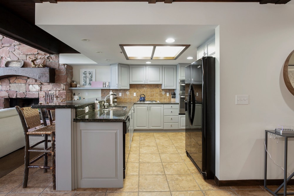 Stag Lodge at Deer Valley Resort - Three Bedroom Residence with Spa #9 3 Condo