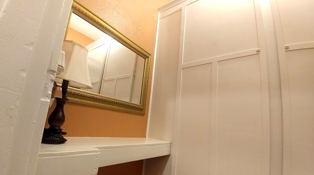 Historic Whiting Hotel Suites - Property Image 66