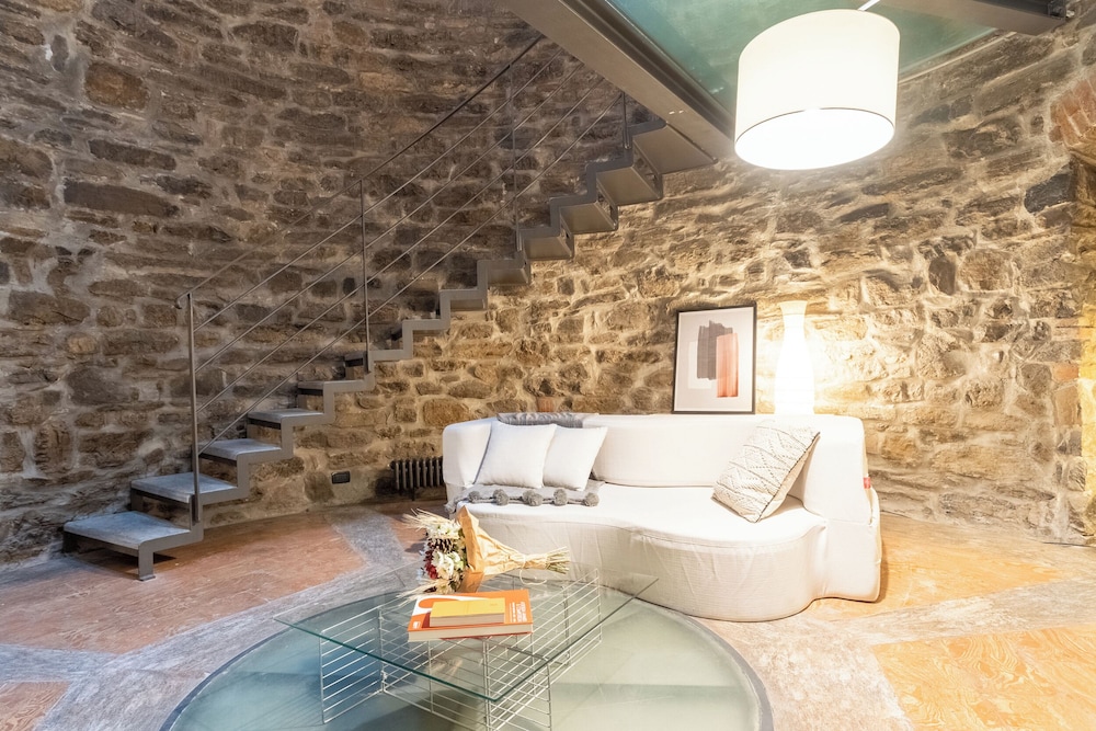 Ice Queen Chamber by Rent all Como