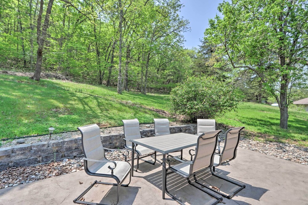 Patio & Grill: Lake of the Ozarks Escape! view 5