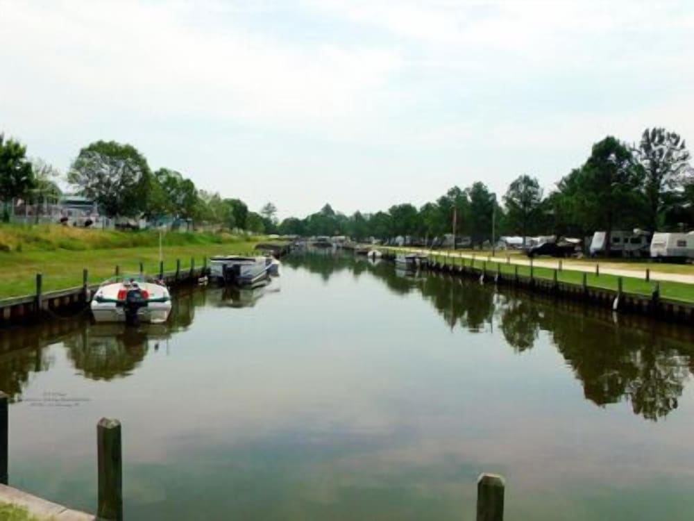 Twin Lakes RV & Camping Resort