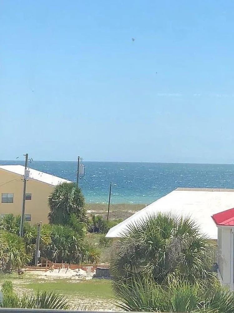 Beach House - Waterside Paradise by PHG