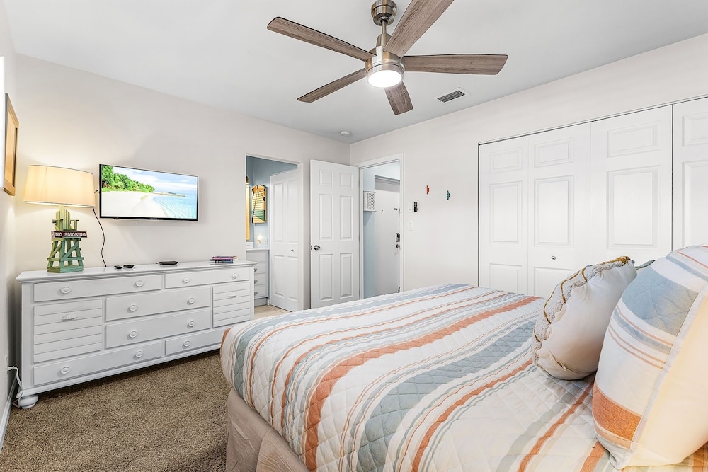 Estero Island Yacht & Racquet Club 224 1 Bedroom Condo