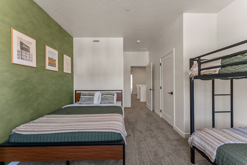 Adventure Basecamp 4 Bedroom Townhouse