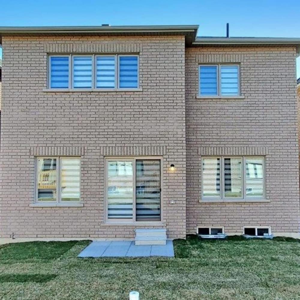 Georgina. New 4 Bedroom House Near Lake Simcoe