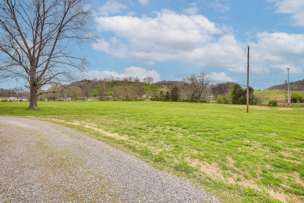 4 Mi to Dtwn: Goodlettsville Getaway w/ Yard